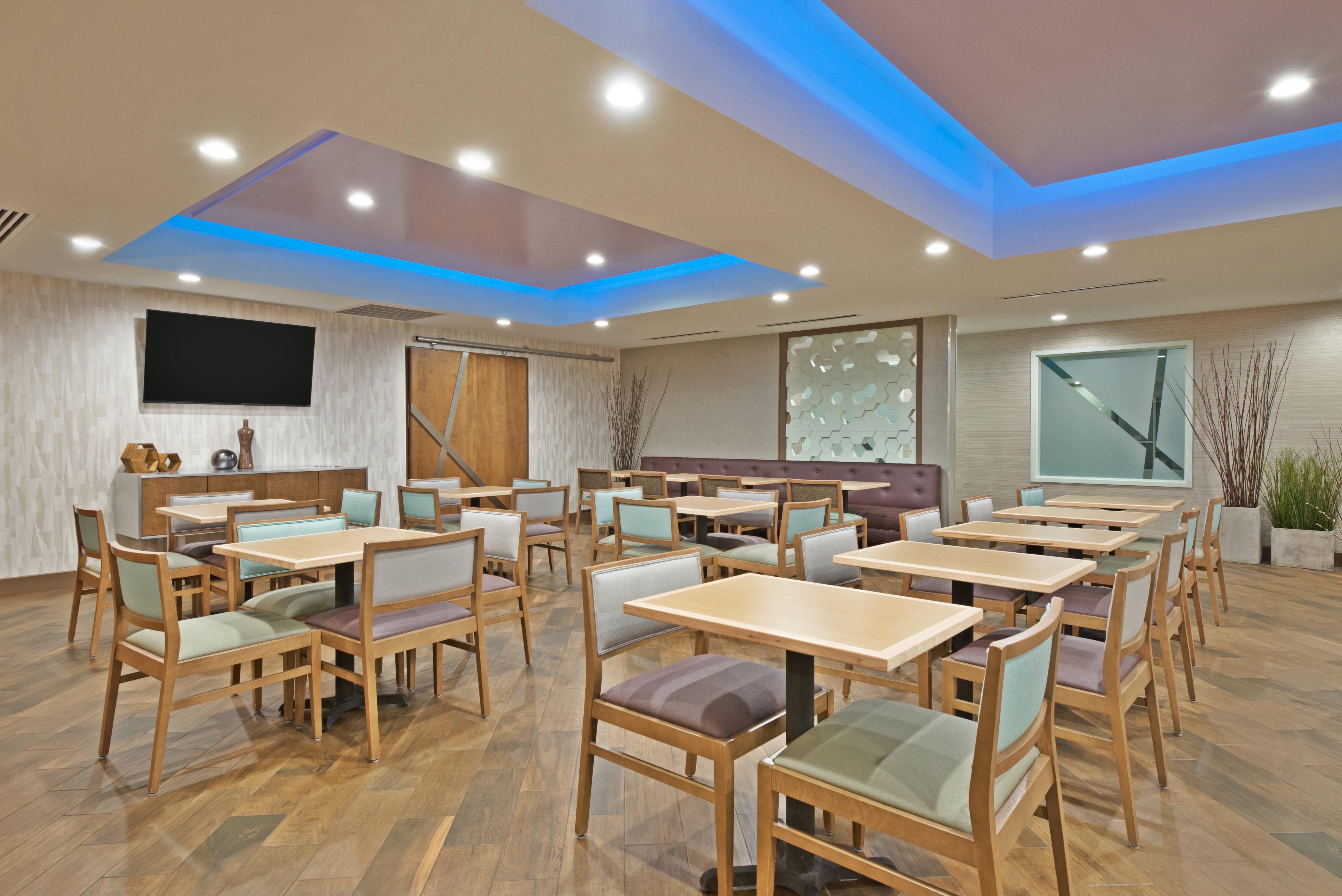 Holiday Inn Express & Suites New Cumberland By Ihg Exterior photo
