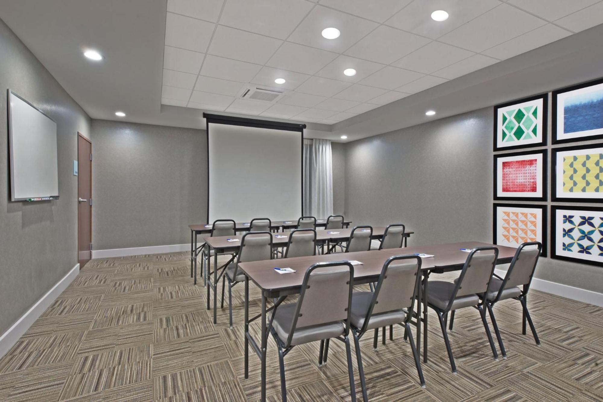 Holiday Inn Express & Suites New Cumberland By Ihg Exterior photo