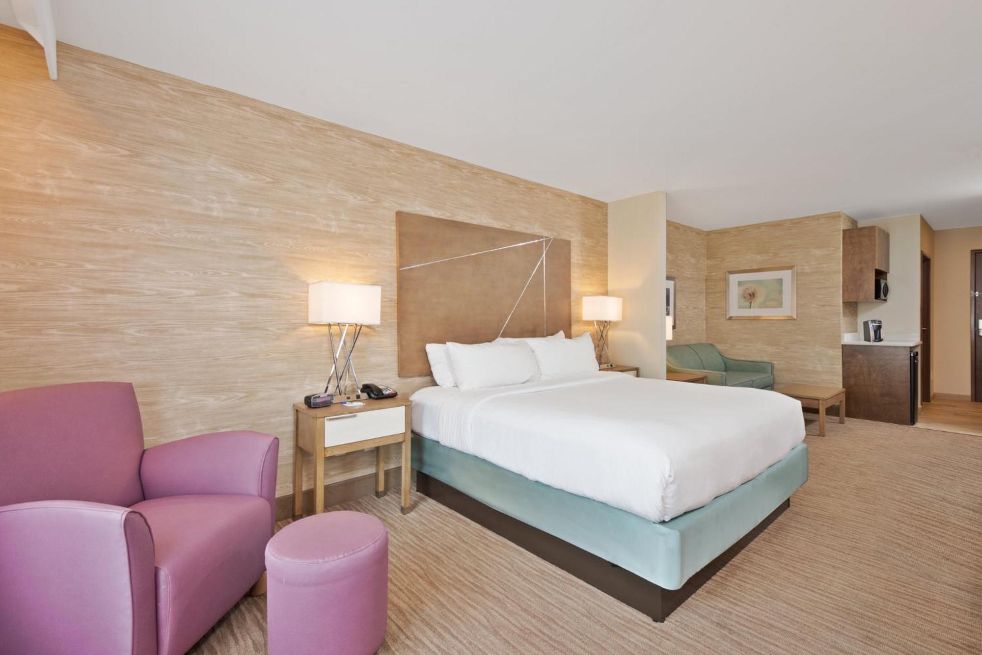 Holiday Inn Express & Suites New Cumberland By Ihg Exterior photo