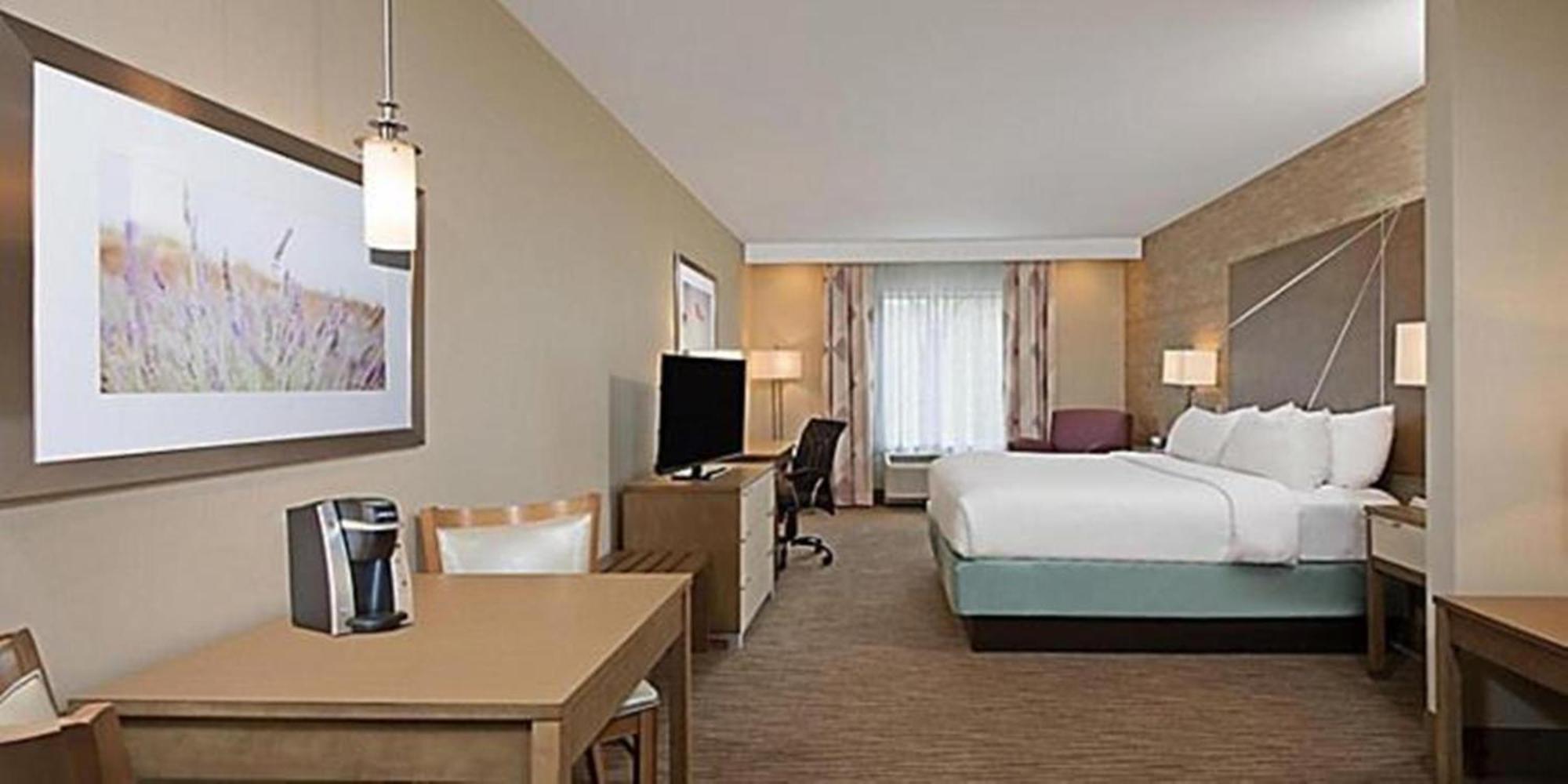 Holiday Inn Express & Suites New Cumberland By Ihg Exterior photo