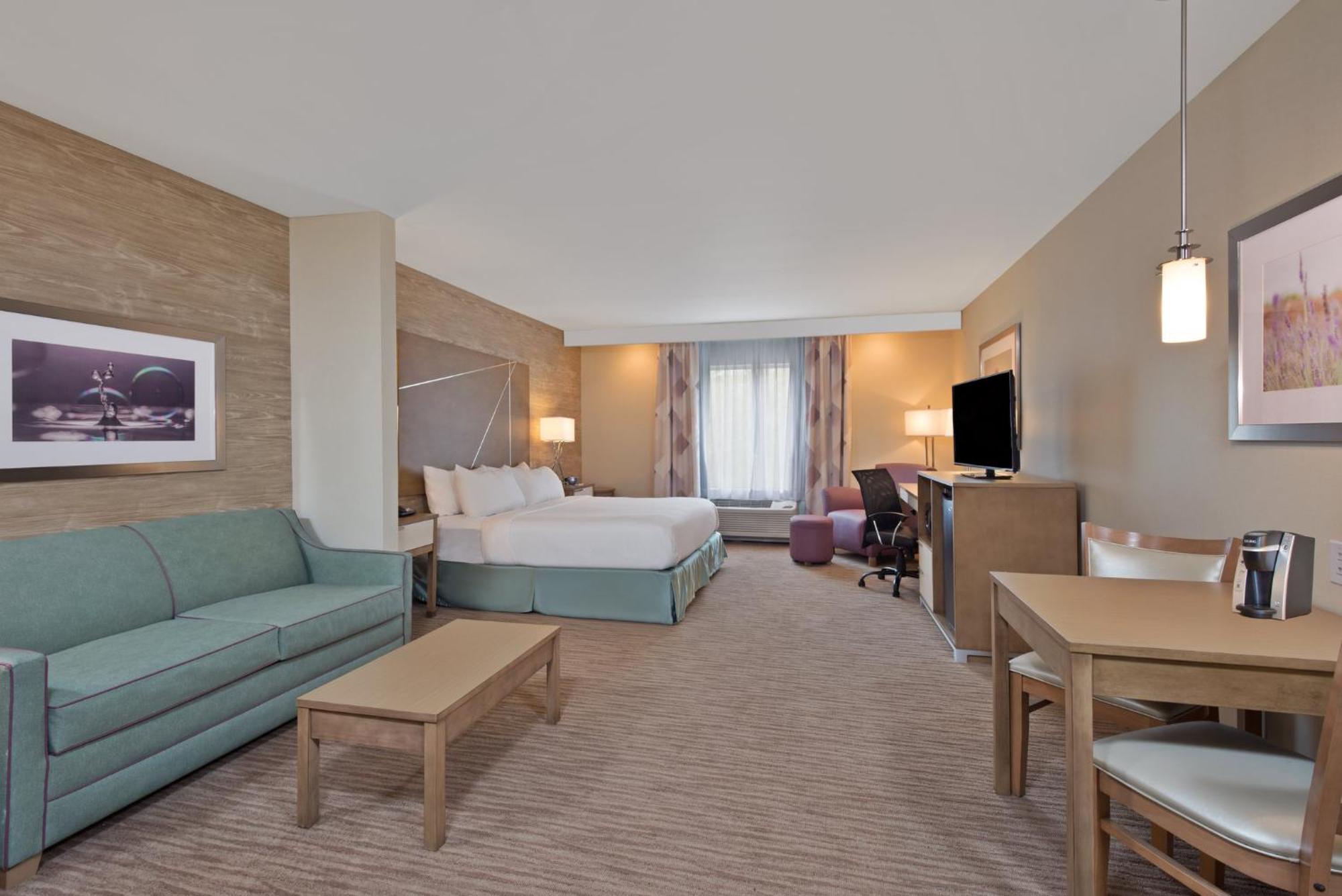 Holiday Inn Express & Suites New Cumberland By Ihg Exterior photo